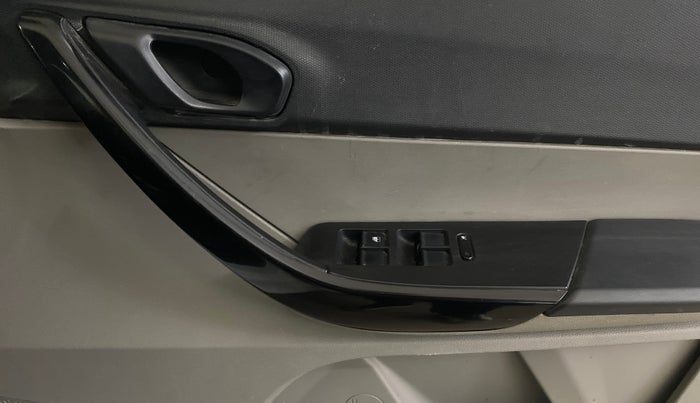 2018 Tata Tiago XT PETROL, Petrol, Manual, 32,574 km, Driver Side Door Panels Control