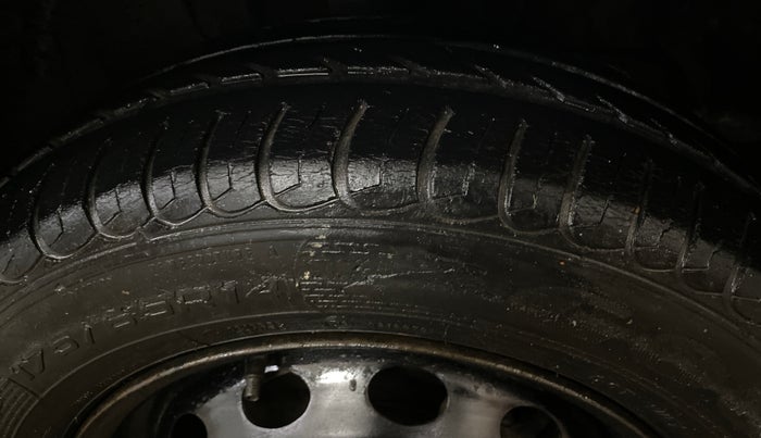 2018 Tata Tiago XT PETROL, Petrol, Manual, 32,574 km, Right Front Tyre Tread