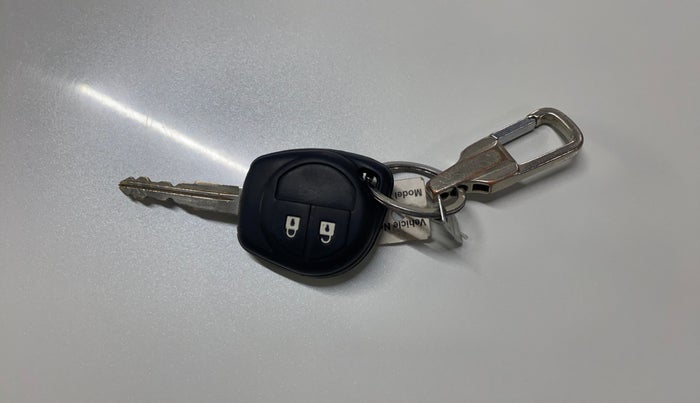 2021 Maruti Vitara Brezza LXI, CNG, Manual, 78,225 km, Key Close Up