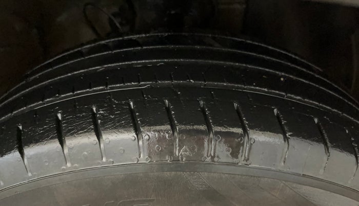 2019 Hyundai VENUE S 1.2, Petrol, Manual, 28,246 km, Right Front Tyre Tread