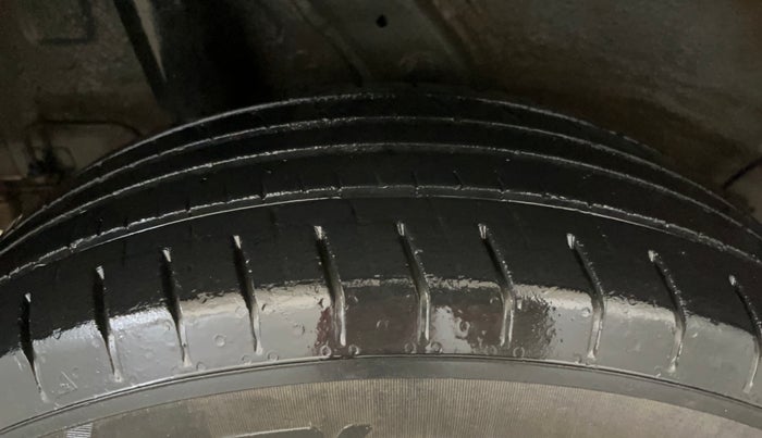 2019 Hyundai VENUE S 1.2, Petrol, Manual, 28,246 km, Right Rear Tyre Tread