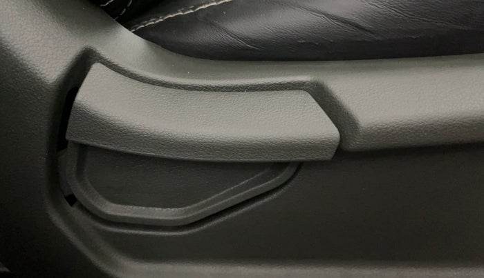 2019 Hyundai VENUE S 1.2, Petrol, Manual, 28,246 km, Driver Side Adjustment Panel