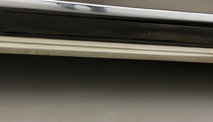 2021 Maruti XL6 ALPHA MT, Petrol, Manual, 48,445 km, Right running board - Minor scratches