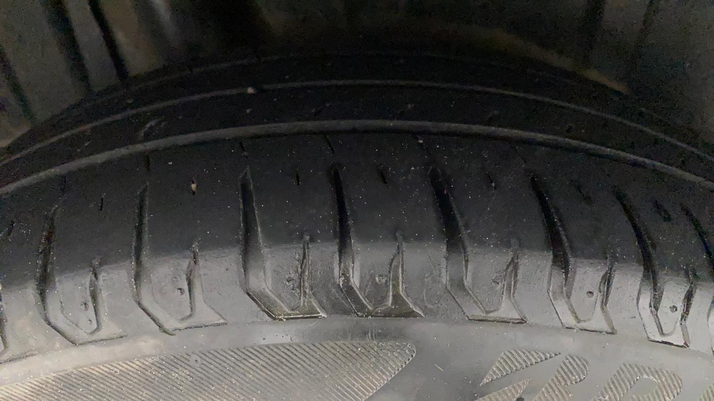 2021 Maruti XL6 ALPHA MT, Petrol, Manual, 48,445 km, Right Rear Tyre Tread