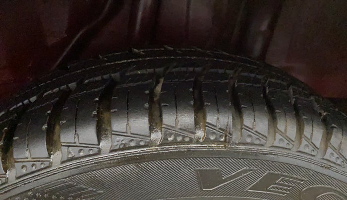 2017 Honda Brio S MT, Petrol, Manual, 62,298 km, Left Rear Tyre Tread