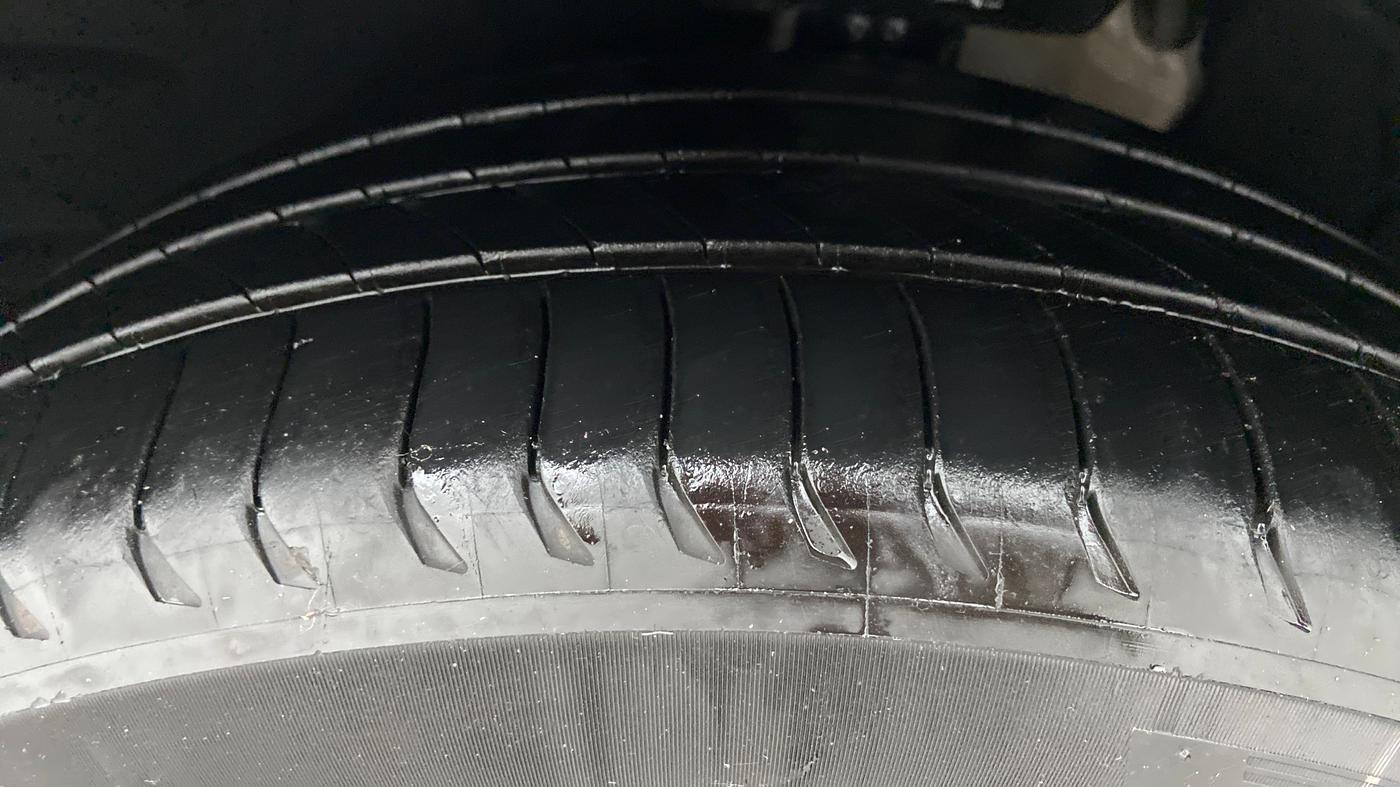 2016 Audi Q3 35TDI PREMIUM, Diesel, Automatic, 87,534 km, Left Front Tyre Tread
