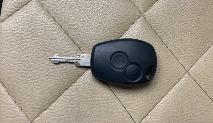 2015 Renault Duster 85 PS RXL DIESEL, Diesel, Manual, 1,18,559 km, Key Close Up