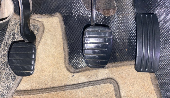 2015 Renault Duster 85 PS RXL DIESEL, Diesel, Manual, 1,18,559 km, Pedals