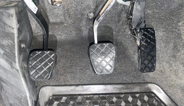 2022 Skoda KUSHAQ AMBITION 1.0L TSI MT, Petrol, Manual, 32,356 km, Pedals