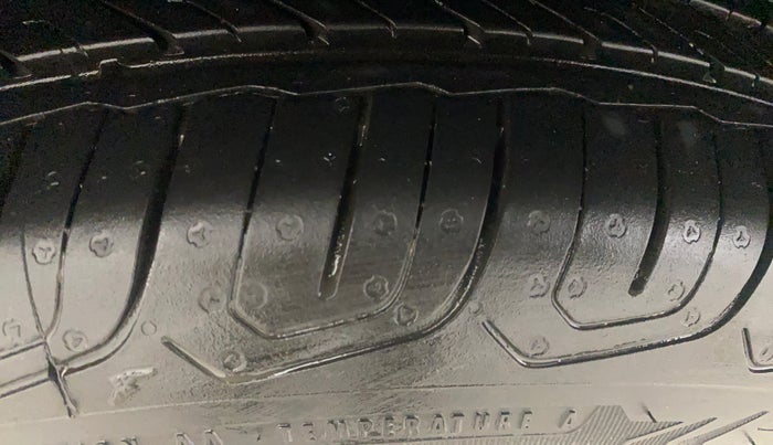 2022 Skoda KUSHAQ AMBITION 1.0L TSI MT, Petrol, Manual, 32,356 km, Right Rear Tyre Tread