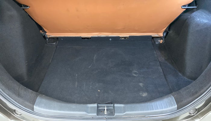 2017 Honda Jazz 1.2 V MT, Petrol, Manual, 46,132 km, Boot Inside