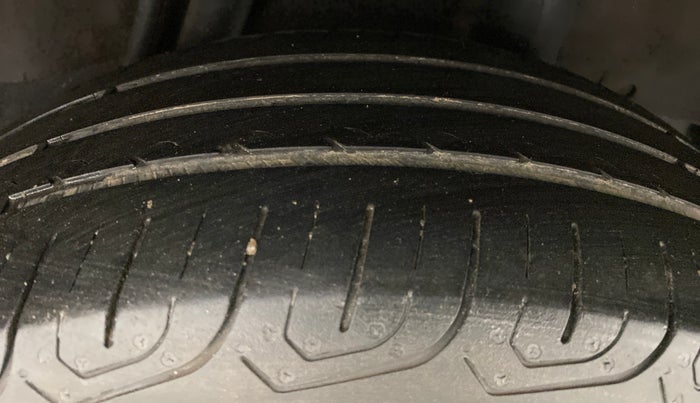 2017 Honda Jazz 1.2 V MT, Petrol, Manual, 46,132 km, Left Rear Tyre Tread