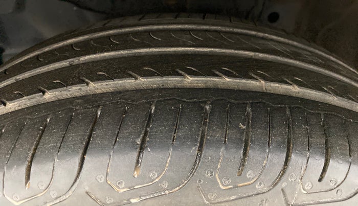 2017 Honda Jazz 1.2 V MT, Petrol, Manual, 46,132 km, Left Front Tyre Tread