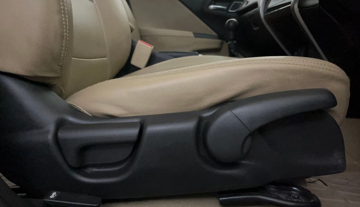 2021 Honda City 1.5L I-VTEC V MT 5TH GEN, Petrol, Manual, 70,298 km, Driver Side Adjustment Panel