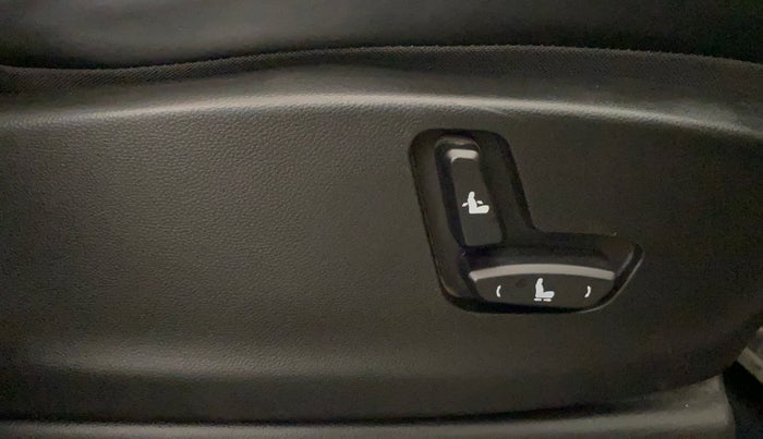 2021 MG HECTOR SHARP HYBRID 1.5 PETROL, Petrol, Manual, 81,248 km, Driver Side Adjustment Panel