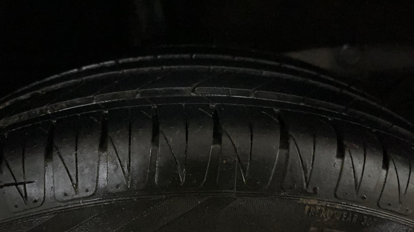 2015 Toyota Etios G, Petrol, Manual, 65,292 km, Right Rear Tyre Tread