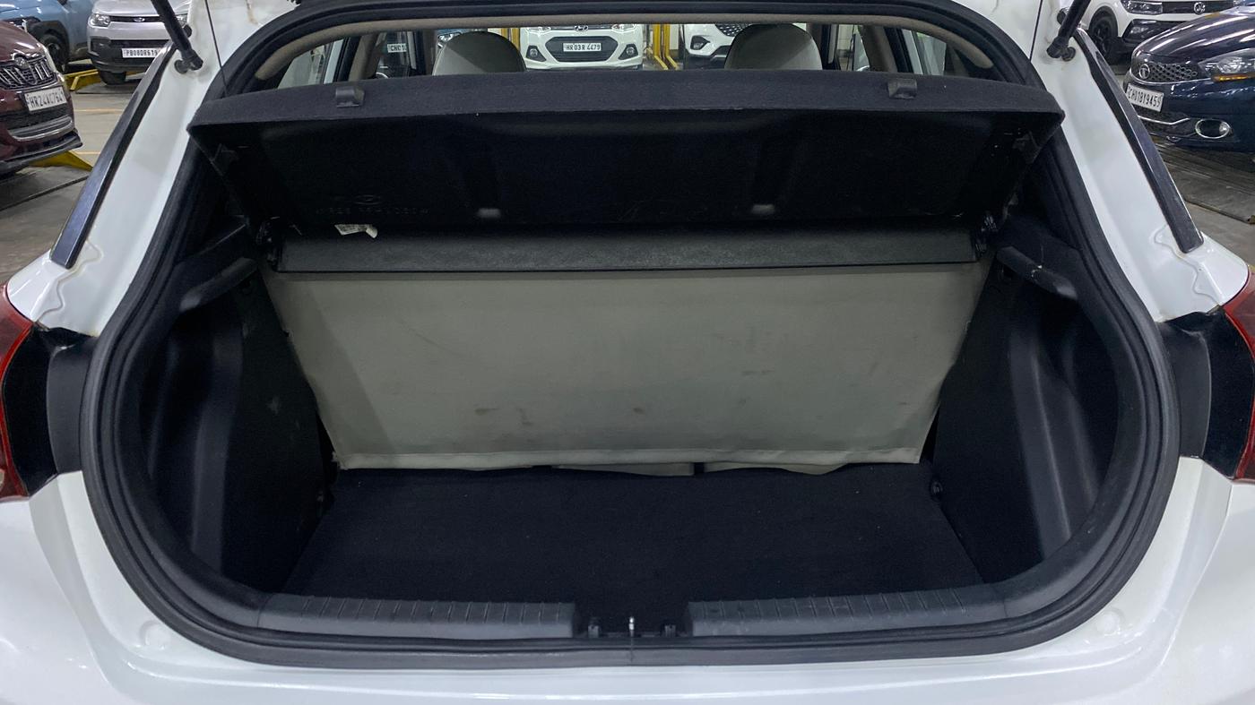 2020 Hyundai Elite i20 SPORTZ PLUS 1.2, Petrol, Manual, 37,141 km, Boot Inside