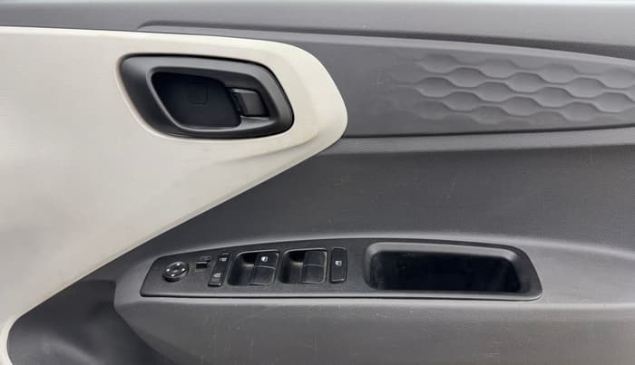 2023 Hyundai GRAND I10 NIOS MAGNA 1.2 KAPPA VTVT, Petrol, Manual, 32,543 km, Driver Side Door Panels Control