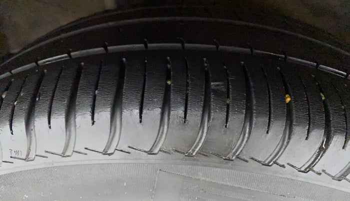 2016 Honda Jazz 1.2L I-VTEC V AT, Petrol, Automatic, 96,184 km, Right Rear Tyre Tread