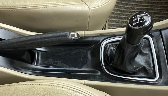 2018 Maruti Ciaz ALPHA DIESEL 1.3, Diesel, Manual, 43,865 km, Gear Lever