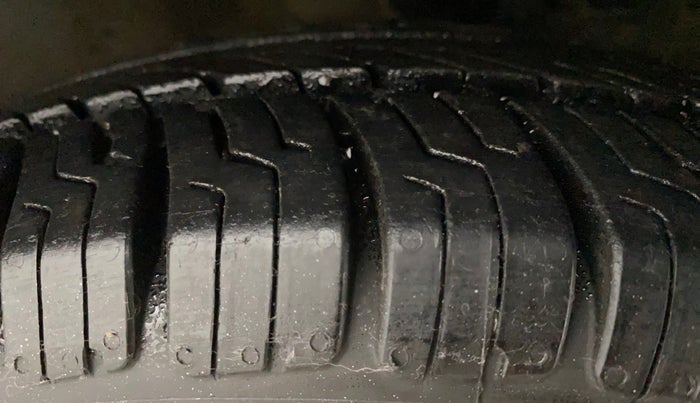 2013 Hyundai i10 ERA 1.1, Petrol, Manual, 88,774 km, Right Front Tyre Tread