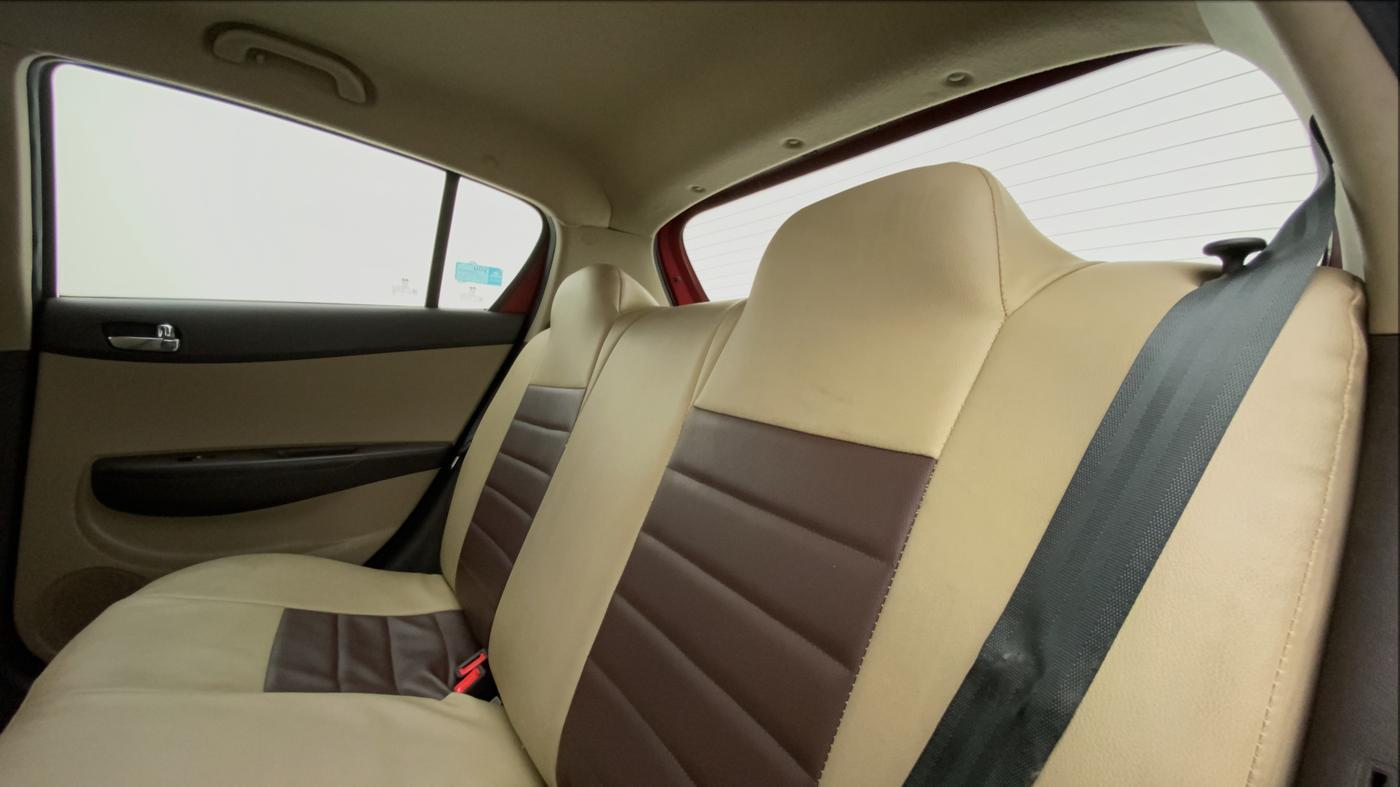 2010 Hyundai i20 MAGNA O 1.2, Petrol, Manual, 57,042 km, Right Side Rear Door Cabin