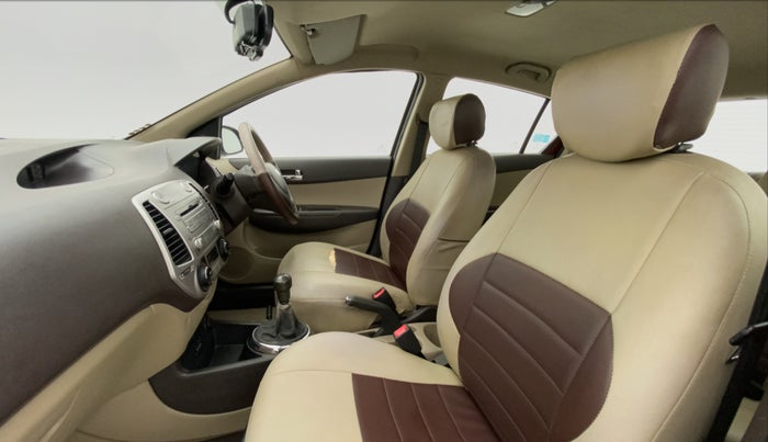 2010 Hyundai i20 MAGNA O 1.2, Petrol, Manual, 57,042 km, Right Side Front Door Cabin