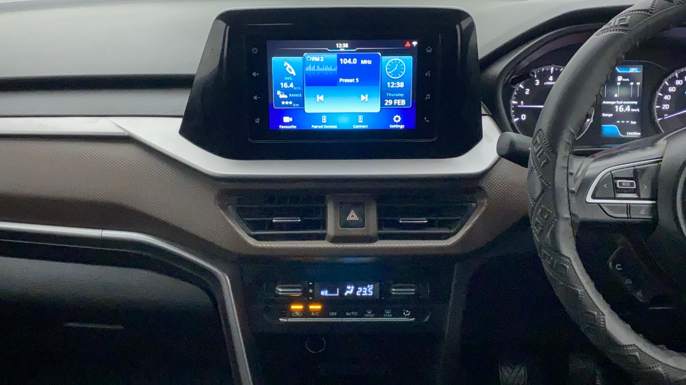 2022 Maruti BREZZA ZXI SMART HYBRID , Petrol, Manual, 14,174 km, Air Conditioner