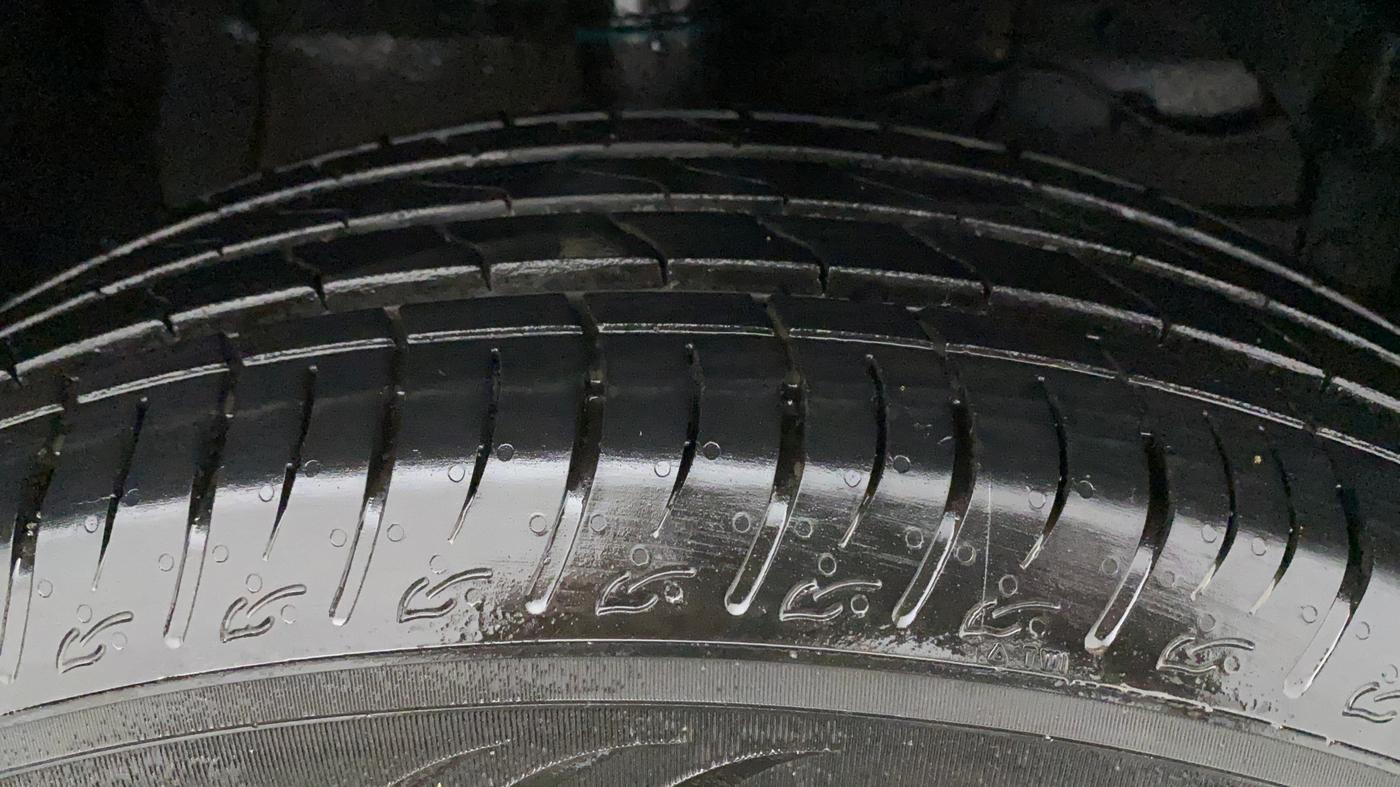 2022 Maruti BREZZA ZXI SMART HYBRID , Petrol, Manual, 14,174 km, Right Front Tyre Tread