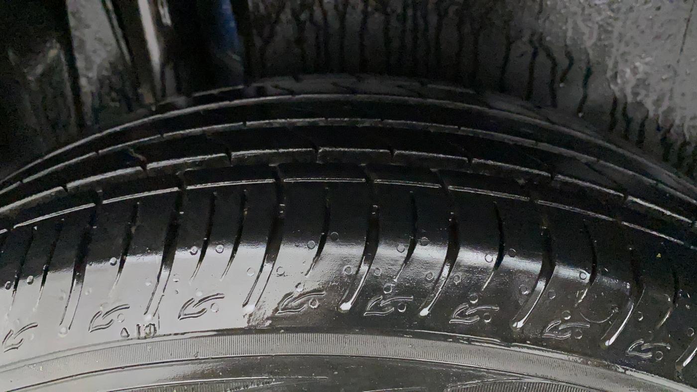 2022 Maruti BREZZA ZXI SMART HYBRID , Petrol, Manual, 14,174 km, Right Rear Tyre Tread