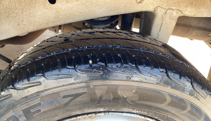 2019 Maruti Eeco 5 STR WITH A/C+HTR, CNG, Manual, 98,076 km, Left Rear Tyre Tread