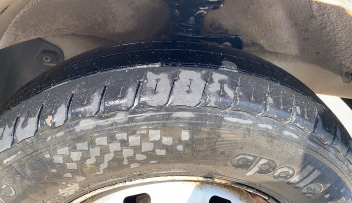 2019 Maruti Eeco 5 STR WITH A/C+HTR, CNG, Manual, 98,076 km, Right Front Tyre Tread