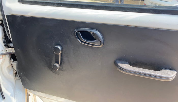 2019 Maruti Eeco 5 STR WITH A/C+HTR, CNG, Manual, 98,076 km, Driver Side Door Panels Control