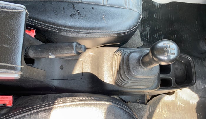 2019 Maruti Eeco 5 STR WITH A/C+HTR, CNG, Manual, 98,076 km, Gear Lever