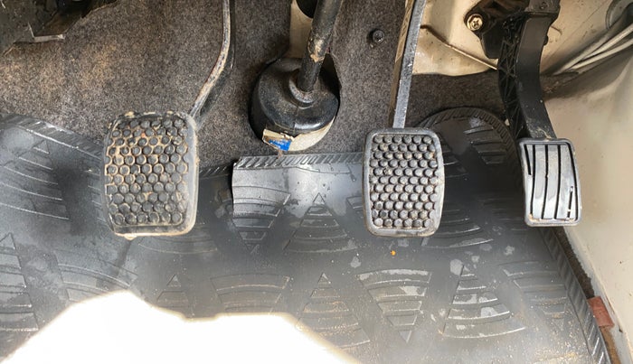 2019 Maruti Eeco 5 STR WITH A/C+HTR, CNG, Manual, 98,076 km, Pedals