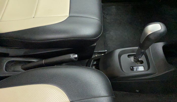 2016 Maruti Wagon R 1.0 VXI AMT, CNG, Automatic, 41,293 km, Gear Lever