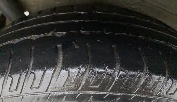 2016 Maruti Wagon R 1.0 VXI AMT, CNG, Automatic, 41,293 km, Right Rear Tyre Tread