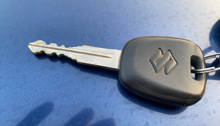 2021 Maruti Baleno SIGMA PETROL 1.2, Petrol, Manual, 72,083 km, Key Close Up