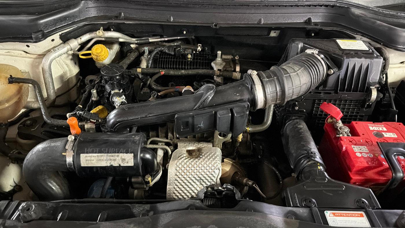 2022 Mahindra XUV300 W4 1.2 PETROL, Petrol, Manual, 45,727 km, Engine View