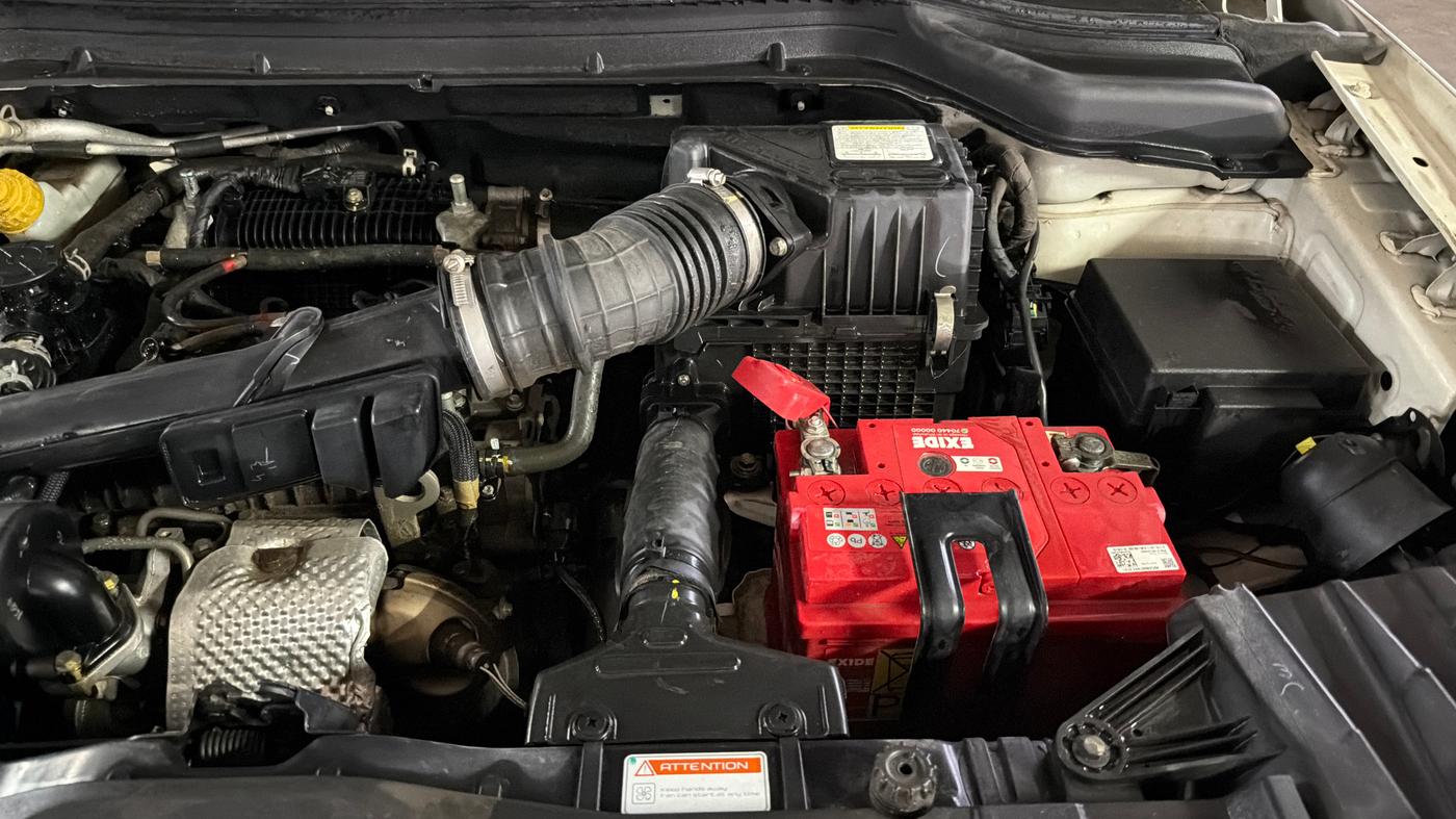 2022 Mahindra XUV300 W4 1.2 PETROL, Petrol, Manual, 45,727 km, Engine View - Left