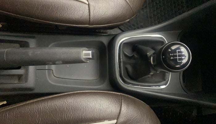 2016 Volkswagen Ameo HIGHLINE PLUS 1.5L 16 ALLOY, Diesel, Manual, 1,25,903 km, Gear Lever