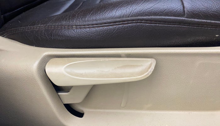 2016 Volkswagen Ameo HIGHLINE PLUS 1.5L 16 ALLOY, Diesel, Manual, 1,25,903 km, Driver Side Adjustment Panel