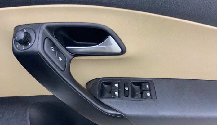 2016 Volkswagen Ameo HIGHLINE PLUS 1.5L 16 ALLOY, Diesel, Manual, 1,25,903 km, Driver Side Door Panels Control