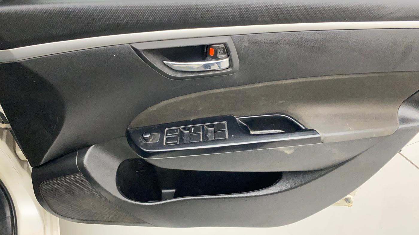 2013 Maruti Swift VXI, CNG, Manual, 65,776 km, Driver Side Door Panels Control