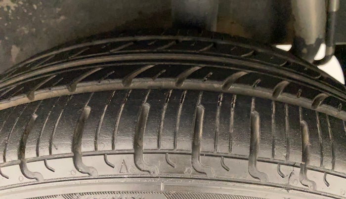 2015 Maruti Celerio VXI AMT, Petrol, Automatic, 41,576 km, Left Rear Tyre Tread