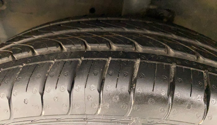 2015 Maruti Celerio VXI AMT, Petrol, Automatic, 41,576 km, Left Front Tyre Tread