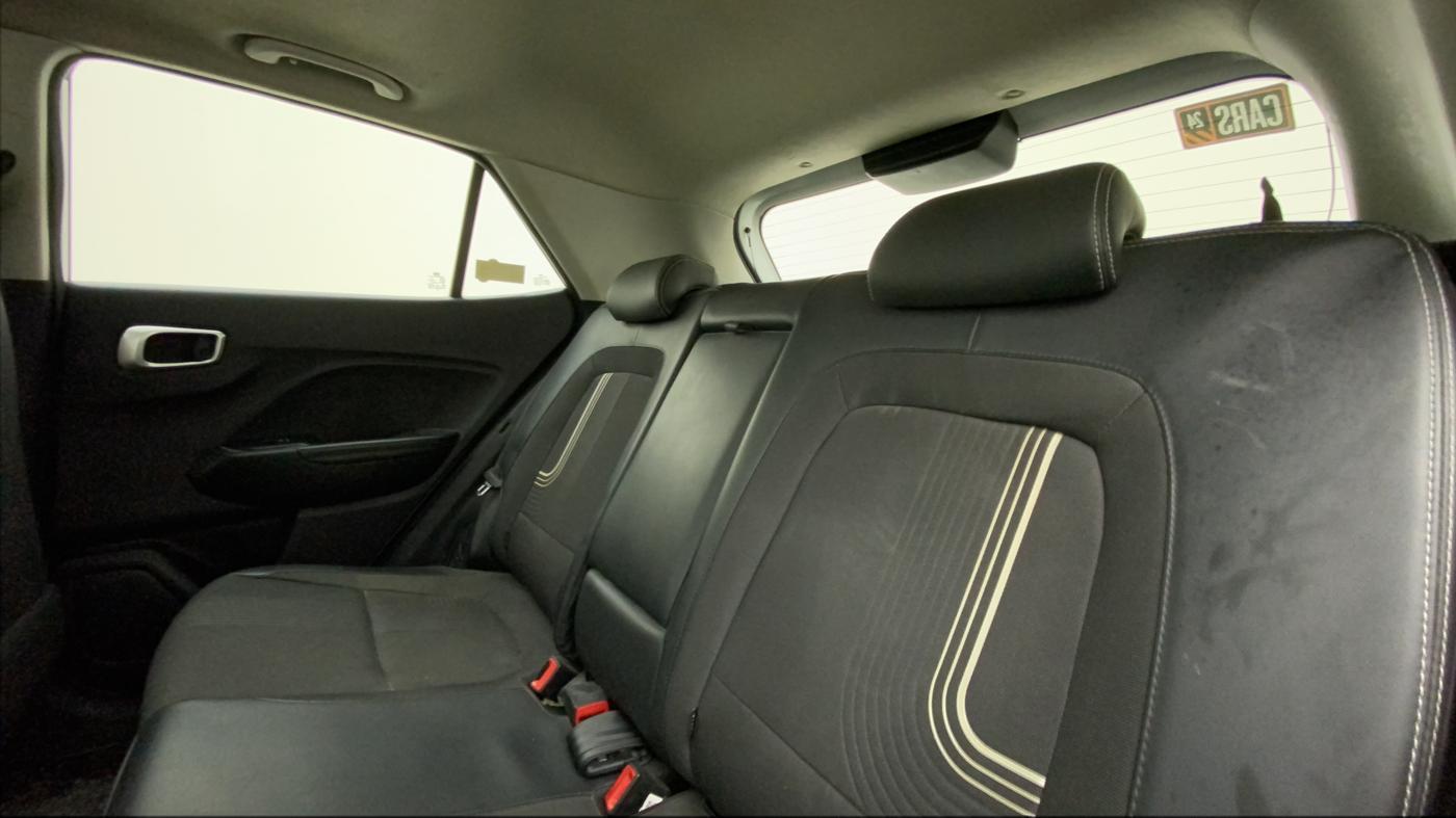 2019 Hyundai VENUE SX 1.0 (O) TURBO, Petrol, Manual, 65,989 km, Right Side Rear Door Cabin