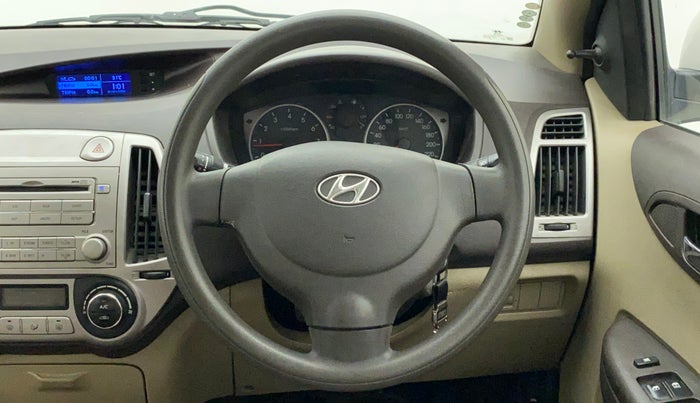 2011 Hyundai i20 MAGNA 1.2, Petrol, Manual, 69,332 km, Steering Wheel Close Up