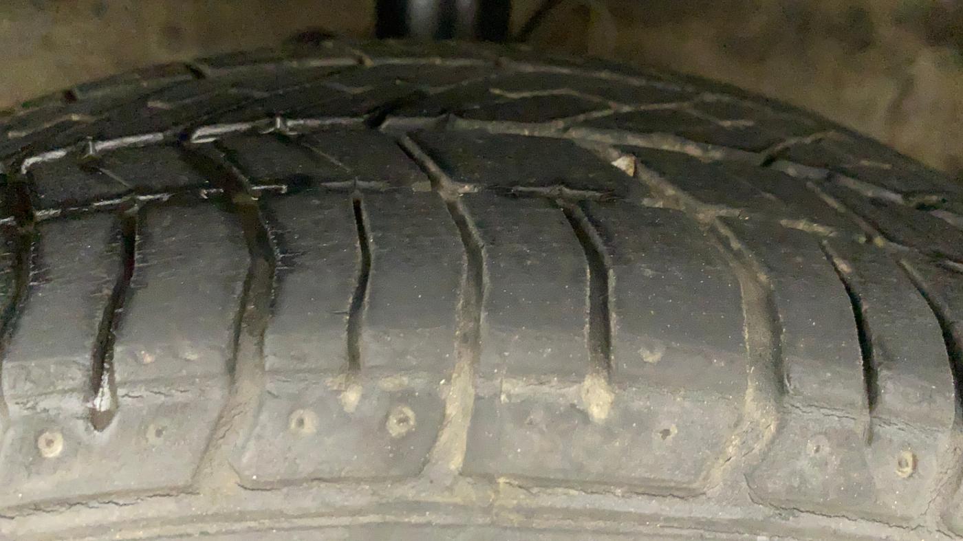 2011 Hyundai i20 MAGNA 1.2, Petrol, Manual, 69,332 km, Left Front Tyre Tread