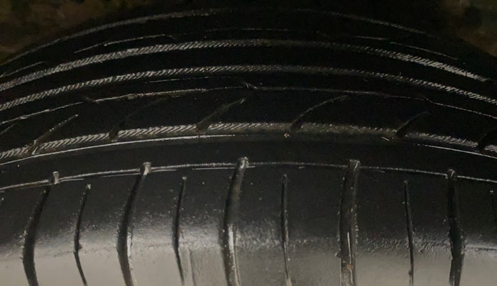 2013 Hyundai i20 MAGNA (O) 1.2, Petrol, Manual, 72,181 km, Right Rear Tyre Tread